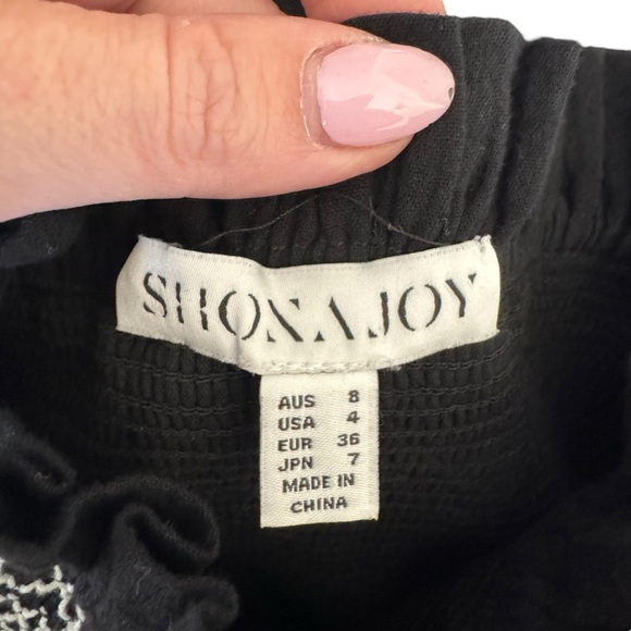 Shona Joy - Shirred Tiered Black and White Ruffled Mini Sundress Sz 4 - Picture 10 of 11